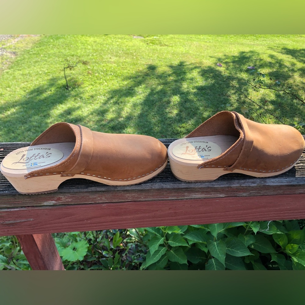 Swedish made Lotta’s wooden clogs. Size UK 41, US 10